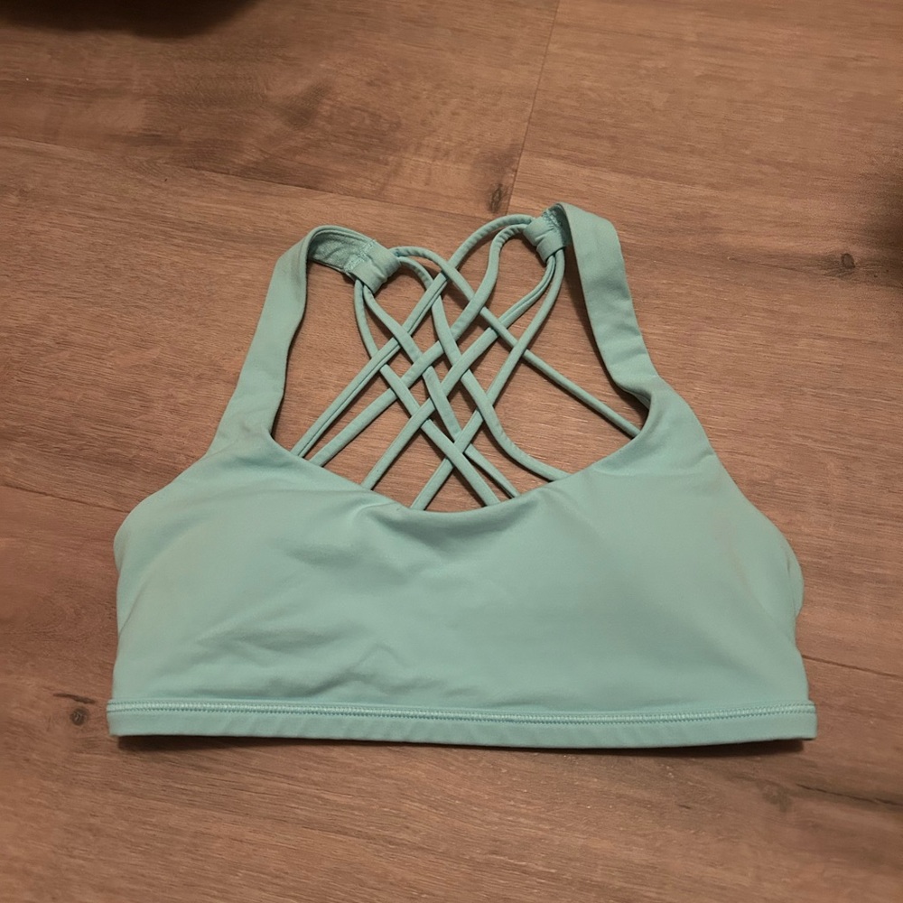 Lululemon free to be wild sports bra
